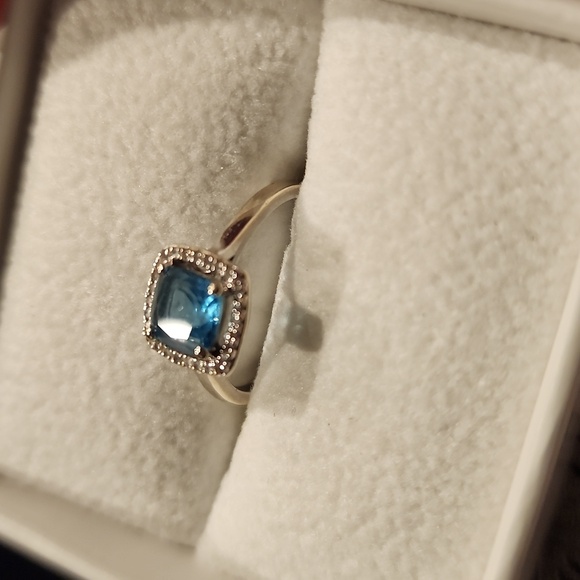 14k White Gold Ladies Blue & Diamond Ring ring - Picture 3 of 17